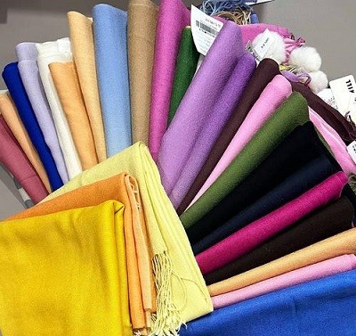  专业围巾库存回收：丝巾、羊绒围巾、毛线围巾，小物件也有大价值