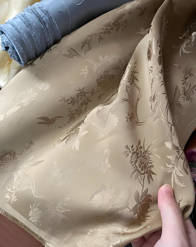 毛呢与仿毛面料回收价格差异解析