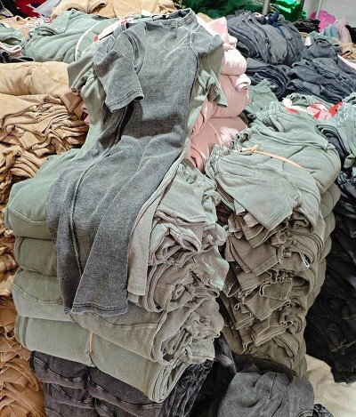 周六一个急电，我们从视频连线到高铁直达，现金收走宁波整仓毛衣尾单